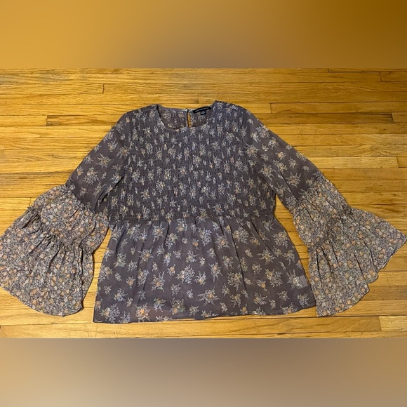 American eagle bell sleeve top - Picture 2 of 2